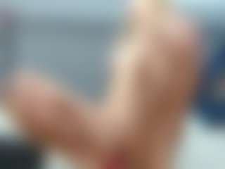 Live cam show with Nikki - Fingers on madthumbs