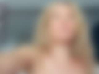 Live cam show with Nikki - Anal MILF on Free Soda