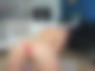 Live cam show with Nikki - Spank MILF on camwithhim.com
