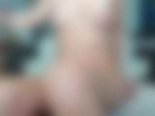 Live cam show with Nikki - Middle Aged on livesuperchat.net