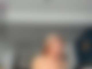 Live cam show with Nikki - Blonde Hair MILF on SpankPalCams