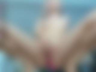 Live cam show with Nikki - Blonde Hair Petite on SpankPalCams