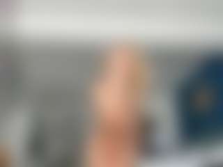 Live cam show with Nikki - Lovense Middle Aged on CamwithHer