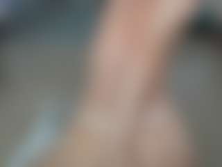 Live cam show with Nikki - Petite MILF on CSO-WL