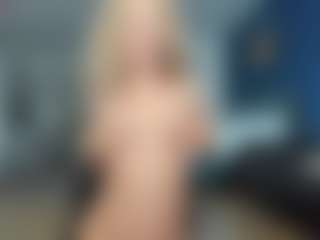 Live cam show with Nikki - Spank MILF on Streamer API