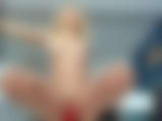 Nikki MILF webcam performer live streaming
