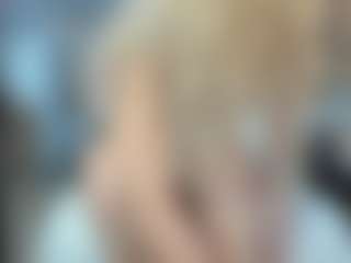 Live cam show with Nikki - Strip Blonde Hair on fapnchat