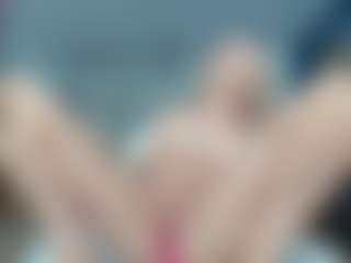 Live cam show with Nikki - Spank on StripNow