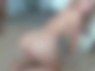 Live cam show with Nikki - Squirt MILF on CamwithHer