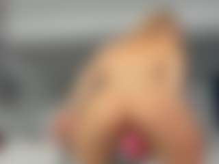 Live cam show with Nikki - Butt Plug on Soda Cam