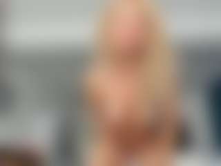 Live cam show with Nikki - Flirt MILF on SinfulBabes