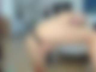 Live cam show with Nikki - Blonde Hair Petite on Soda Cam