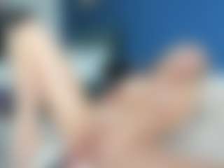 Live cam show with Nikki - Blonde Hair Middle Aged on Milf Play