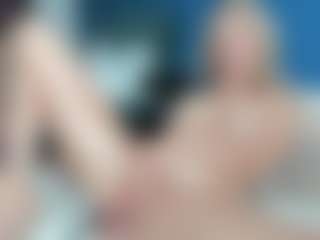 Live cam show with Nikki - Brown Eyes Blonde Hair on TastyBlacksLive
