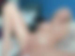Live cam show with Nikki - Anal MILF on TottyGirls