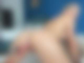 Live cam show with Nikki - Fingers on Instabang