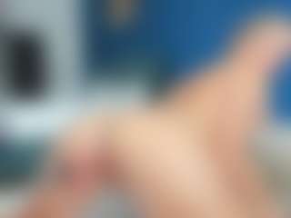 Live cam show with Nikki - Fingers on Camversity