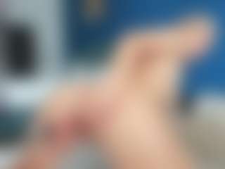 Live cam show with Nikki - Brown Eyes Blonde Hair on camtv