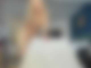 Live cam show with Nikki - Brown Eyes Blonde Hair on Camsoda