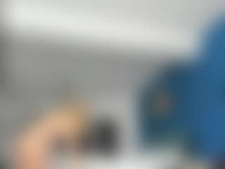 Live cam show with Nikki - Lush MILF on Camsoda