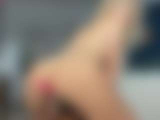 Live cam show with Nikki - Fucking on Milfs Live