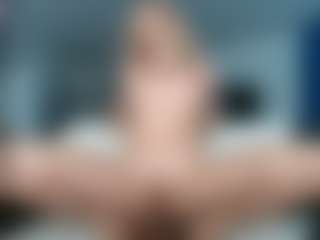 Nikki MILF webcam performer live streaming