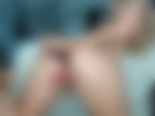 Live cam show with Nikki - Petite MILF on Strip Flash - Live Sex Shows