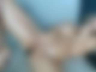 Live cam show with Nikki - Fingers on Camsoda