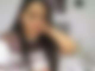 Live cam show with Alexaa-evans - Flashing on AdultVida.com