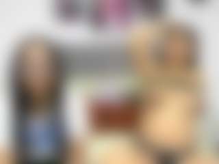 Live cam show with Alexaa-evans - Flashing on AdultVida.com