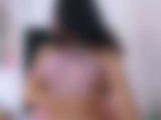 Live cam show with Samara - Public Curvy on CamwithHer