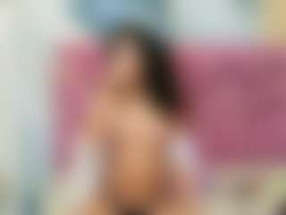 Live cam show with Samara - Squirt on Latina Girls