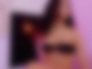 Live cam show with Samara - Public Black on friskycurves.com