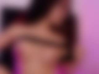 Live cam show with Samara - Public Curvy on Milf Play