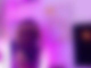 Live cam show with Samara - Black Petite on live18s.com