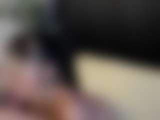 Live cam show with IssaAndNeronn - Facial Piercings on Gym Cam Girls