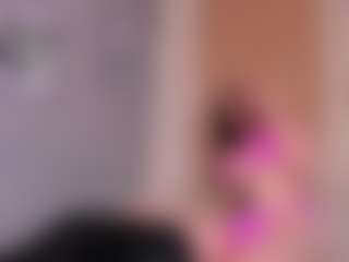 Live cam show with lyrus-shine - Shaved Pussy on Cam Slut