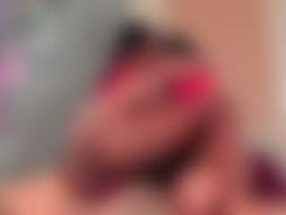 Live cam show with lyrus-shine - Muscle on Milfs Live