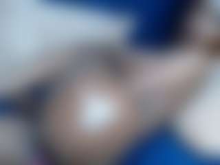 Live cam show with Nisha-Lee - Mature on sexylive.show