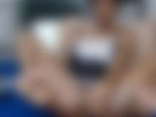 Live cam show with Nisha-Lee - Toys on xxxlivecams.org