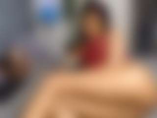 Live cam show with Sexy-Alma - Striptease on milfzrlive.com
