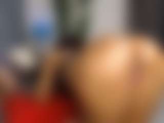 Live cam show with Sexy-Alma - Ebony Blowjob on madthumbs