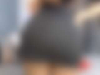 Live cam show with Sexy-Alma - Ebony Shaved Pussy on CamwithHer