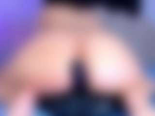 Live cam show with violetta-lond - Average on Camsoda