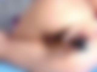 Live cam show with violetta-lond - Robe on fapnchat