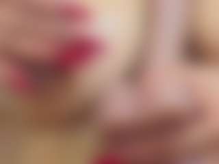 AnabellaThompson MILF webcam performer live streaming