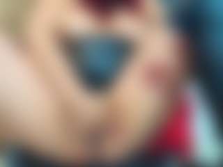 Live cam show with AnabellaThompson - Facial on Camsoda