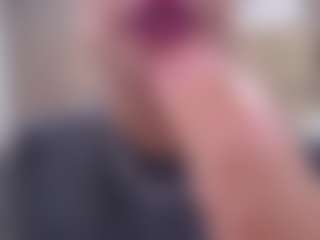 AnabellaThompson MILF webcam performer live streaming
