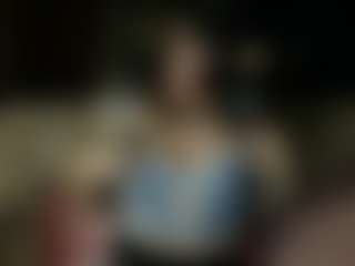 Solace MILF webcam performer live streaming