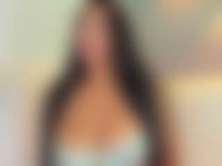 Live cam show with Elisa Castrillon - Black on SinfulBabes